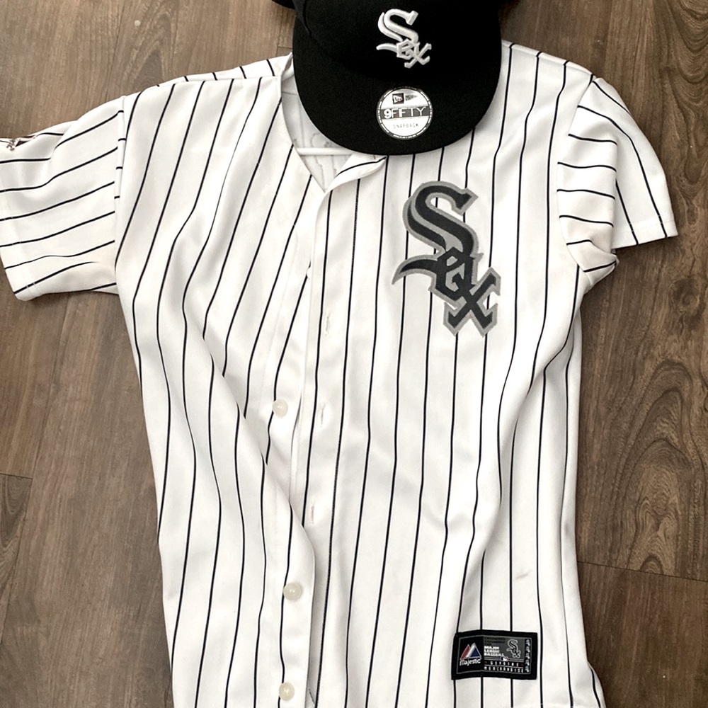 White Sox team jersey with hat